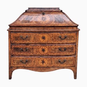 Louis XV Chest of Drawers in Walnut