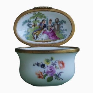 18th Century Porcelain Snuffbox
