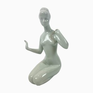 Statuetta in porcellana di Jiří Černoch per Royal Dux, anni '60