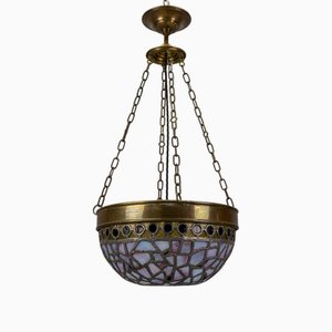 Lámpara colgante francesa modernista con vitral en azul y violeta, años 20