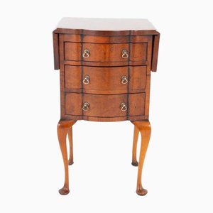 Table de Chevet Renouveau Queen Anne en Noyer, 1920s