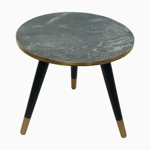 Mesa Mid-Century pequeña redonda con superficie de formica de mármol gris oscuro, Alemania, años 50