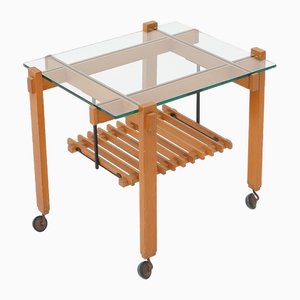 Couchtisch aus Holz & Glas mit Rollen, 1960er