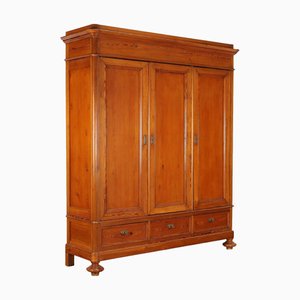 Armoire en Sapin et Mélèze