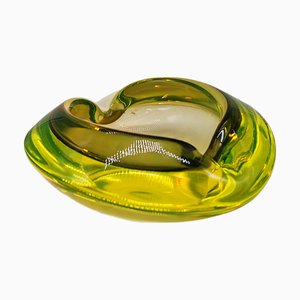 1960er Großer Aschenbecher aus Uran Murano Glas. Hergestellt in Italien.