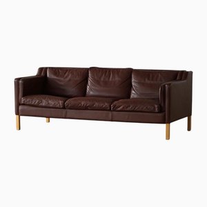 Sofá de tres plazas Mid-Century de cuero marrón de Stouby Møbelfabrik, años 70