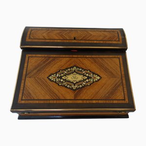 Escritorio antiguo con marquetería Boulle