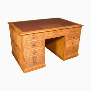 Großer maßgefertigter Vintage Schreibtisch aus Eiche, 1970
