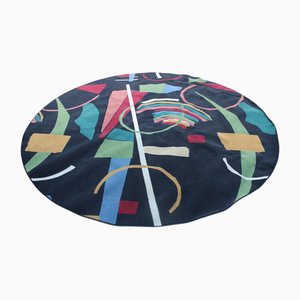 Alfombra grande con decoraciones geométricas, 1980