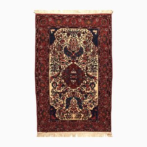 Antiker orientalischer handgeknüpfter Isfahan Teppich aus Seide