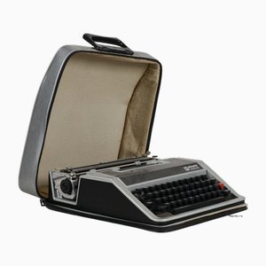 Macchina da scrivere Lettera DL di Olivetti