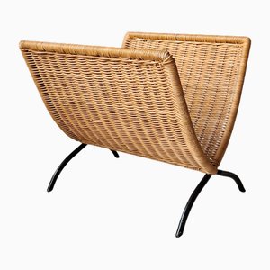 Revistero plegable de ratán, años 60