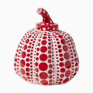 Kürbis Skulptur in Rot und Gelb von Yayoi Kusama