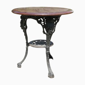 Mesa de pub Britannia, 1930