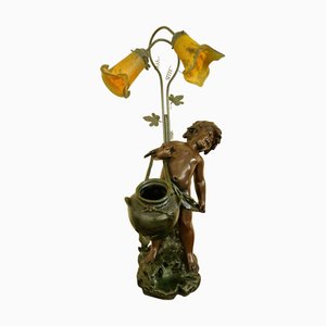 Lámpara de mesa francesa modernista con figura de bronce de Auguste Moreau y pantallas de vidrio