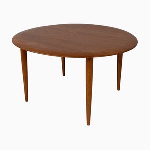 Dänischer Mid-Century Modern Runder Holz Couchtisch von Fritz Hansen, 1960er