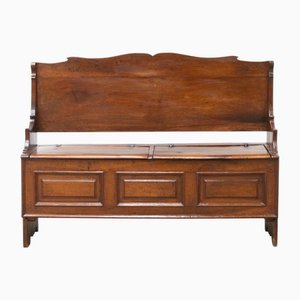 Antique Chest in Walnut, 1700s
