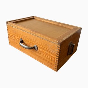 Caja para catálogo de madera, años 70