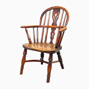 Butaca Windsor de niño de tejo, siglo XIX, 1820