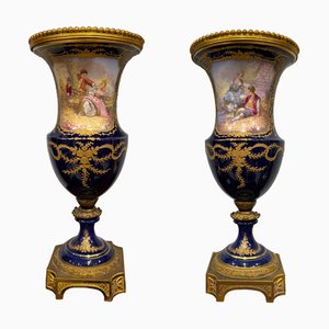 Jarrones de porcelana de Sevres. Juego de 2