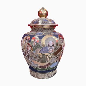 Chinese Decor Poutique in Porcelain