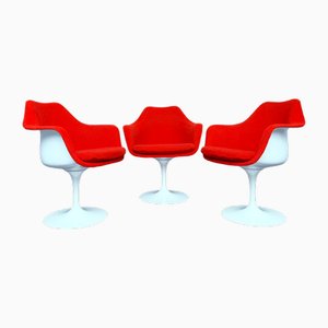 Butacas giratorias Tulip en rojo de Eero Saarinen para Knoll International, Italia, años 60. Juego de 3