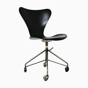 Sedia modello 3217 di Arne Jacobsen per Fritz Hansen, anni '60