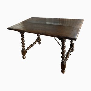 Italienischer Capretta Tisch aus Nussholz, 18. Jh. mit Gerstenverdrehten Leierbeinen