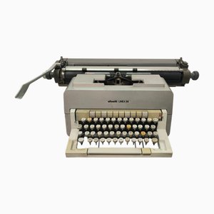 Machine à écrire Olivetti Line 80