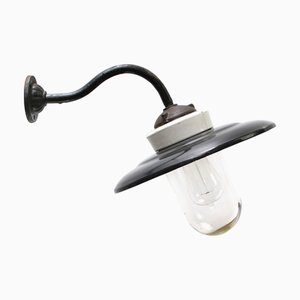 Industrielle Vintage Wandlampe aus Emaille & Porzellan aus Gusseisen
