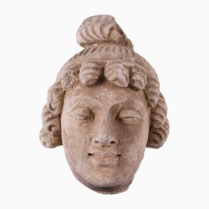 Artista Gandhara, Jefe de Bodhisattva, década de 1800, estuco