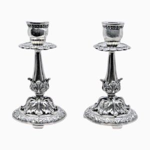 Kerzenständer aus geprägtem Silber, 2er Set