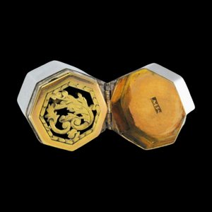 George III Sechseckige Vinaigrette-Dose aus Silber und Gold