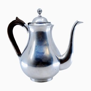 Silberner Wasserkocher mit glattem Körper und Deckel