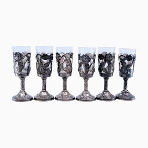Silberne Gläser mit Glasinnenseite und Reliefs mit ausgeschnittenen Blumen, 6 . Set