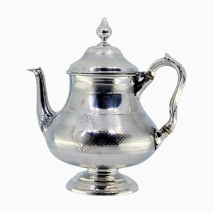 Teekanne aus gebürstetem Silber mit glatten Kanten