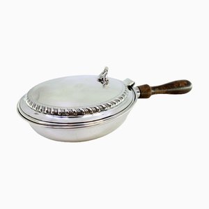 Silberner Schneebesen mit Deckel mit erhabenem Rand und Holzgriff