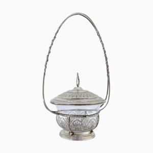 Süßigkeitendose aus Silber und geschliffenem Glas mit Schleifen, Zierleisten, Deckel mit Knopf und gravierten Blumenmotiven