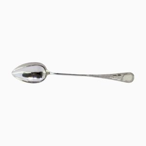 Reis- und Servierlöffel aus Guilloche-Silber mit gravierter Akanthusblüte und Monogrammkarte