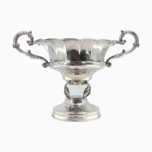 Obstschale aus gummiertem Silber mit geprägten Griffen