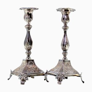 Kerzenständer aus geprägtem Silber mit Akanthusblättern