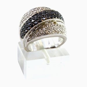 White Gold Ring with Brilliant-Cut White and Black Diamonds