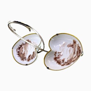 Especiero de plata y porcelana con motivos campestres pintados