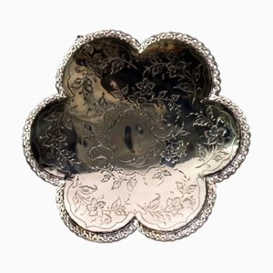 Lobed-Shaped Silver Ticket Holder with a Grid, Engraved Floral Motifs and Monogram Card