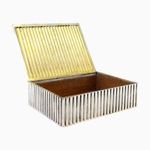 Tabakdose aus geriffeltem Silber mit holzgefütterter Innenseite