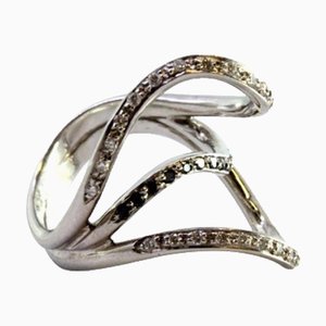 Bague en Or Blanc avec Diamants et Taille en Brillant avec Trois Ornements