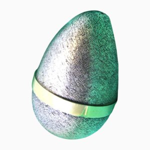 Gebürstetes Silber vergoldetes Ei mit Clown und Zirkushund im Stil von Fabergé