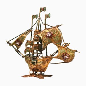 Caravella in filigrana d'argento dorato con stemma portoghese