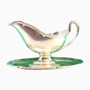 Versilberte Soße mit Servierschale