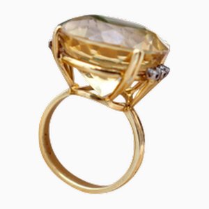 Goldring mit Diamanten